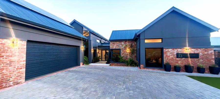 4 Bedroom Property for Sale in De Land Estate North West